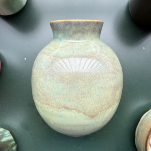 Petit Vase Rond Image pour le site L'Atelier by CéramiKa, créateur de pièces uniques et de collection, façonnées à la main.